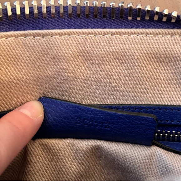 Givenchy Medium Blue Antigona - Picture 10 of 17